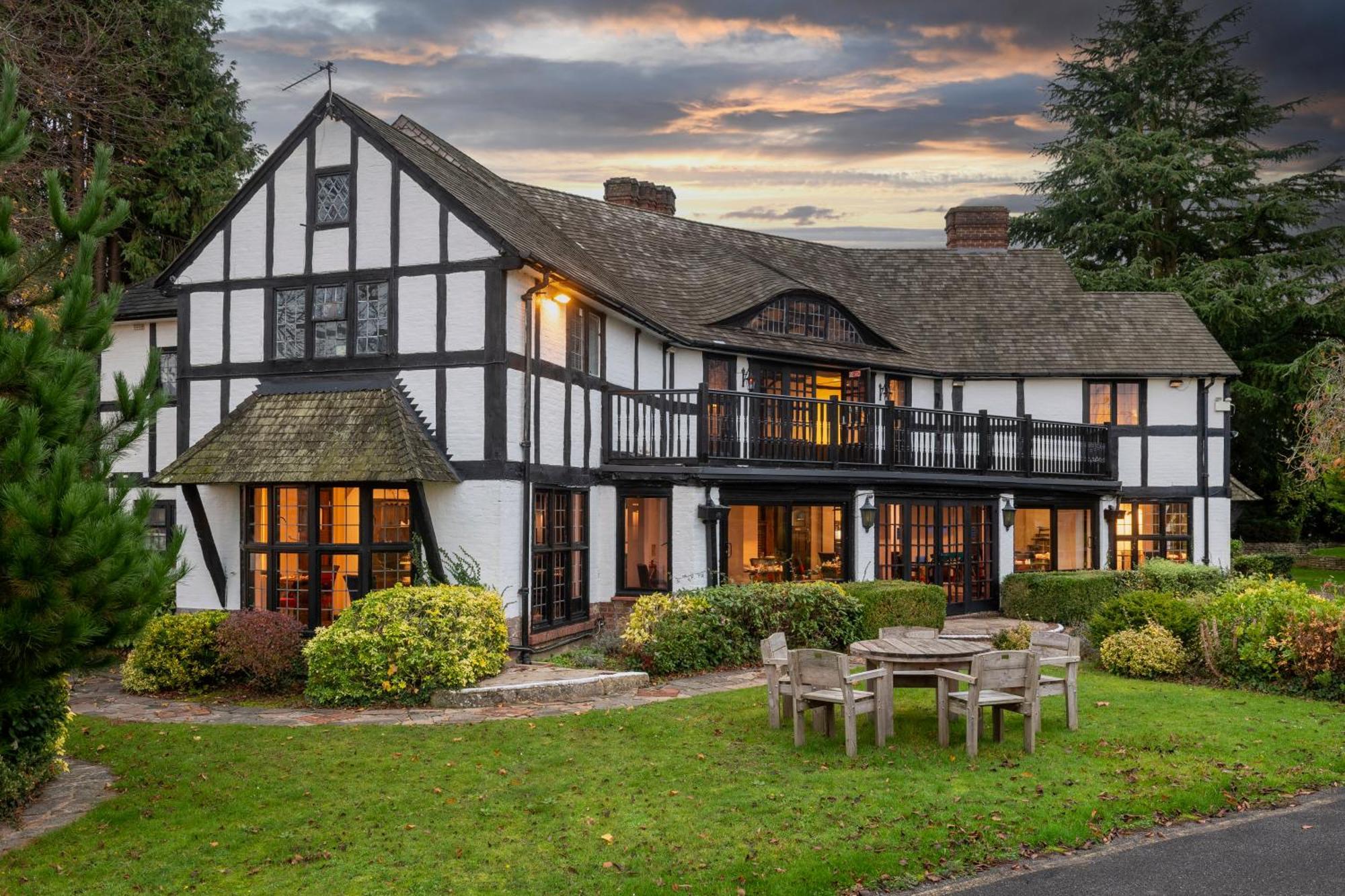 Thatchers East Horsley Eksteriør bilde