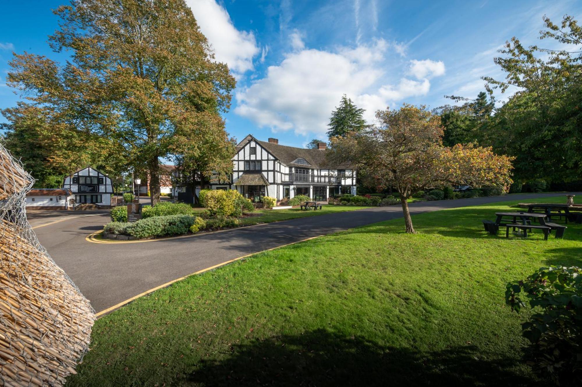 Thatchers East Horsley Eksteriør bilde